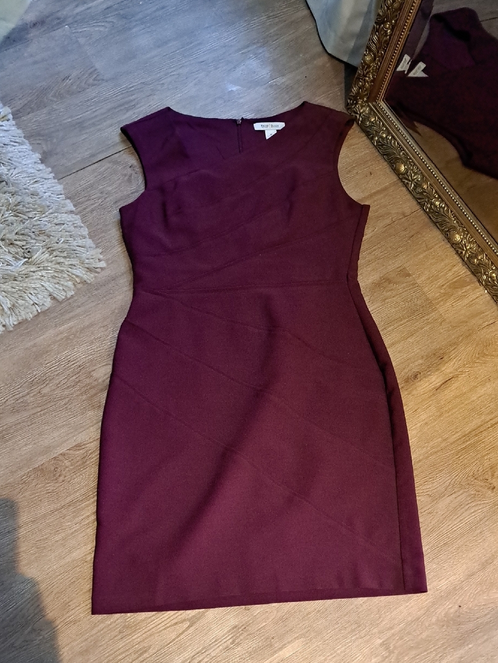 White House Black Market Sleeveless Mini Dress in Burgundy